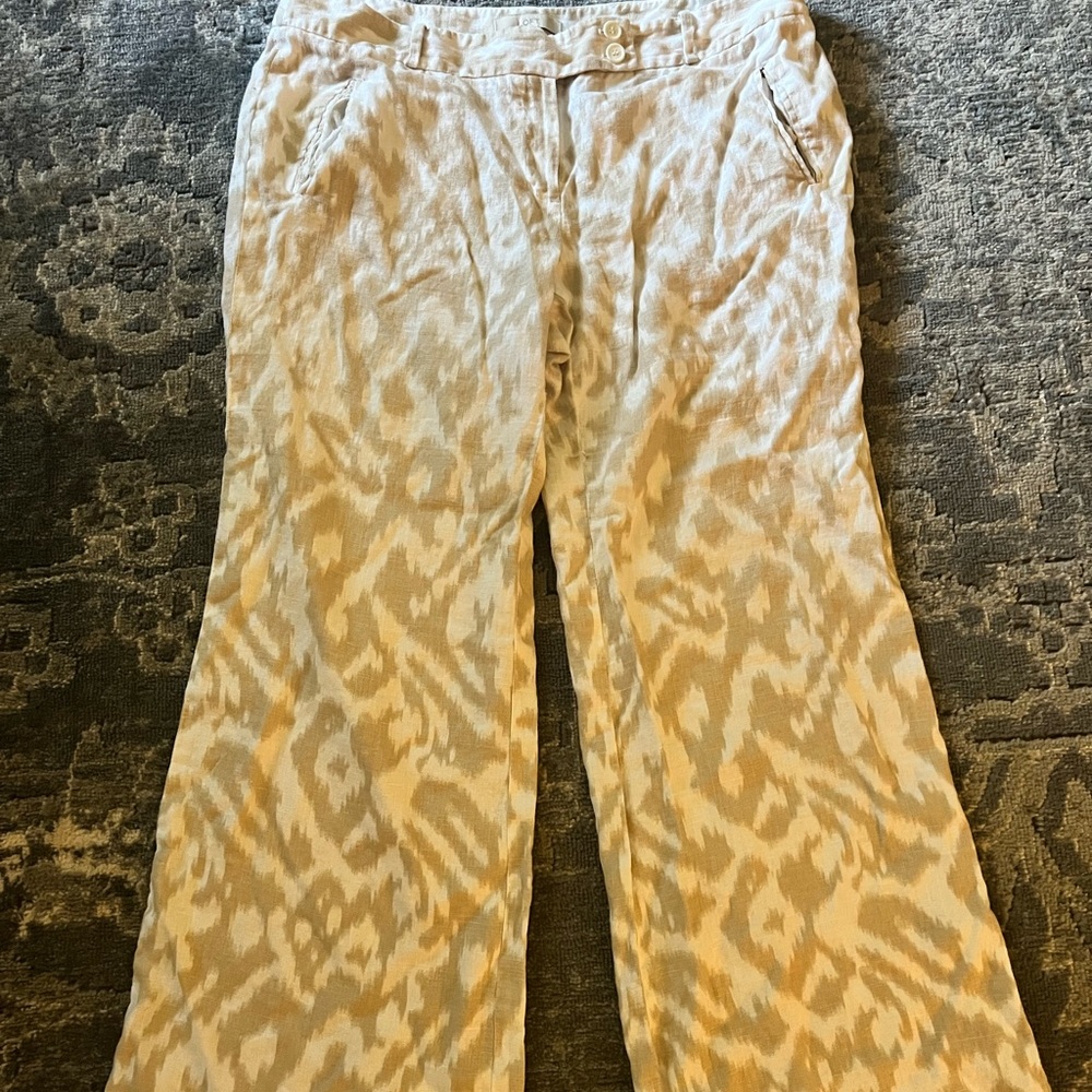 Beachy, wide leg linen.Loft quality giraffe abstract beige print on whiteSize 18